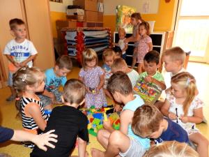 Družina Bayer podarila donacijo vrtcu Sonček Šmartno ob Paki 1